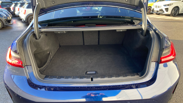 BMW 3 Series 330e xDrive M Sport 4dr Step Auto Saloon